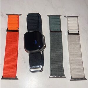 Apple Watch Ultra 49mm +3 bands (Like New)